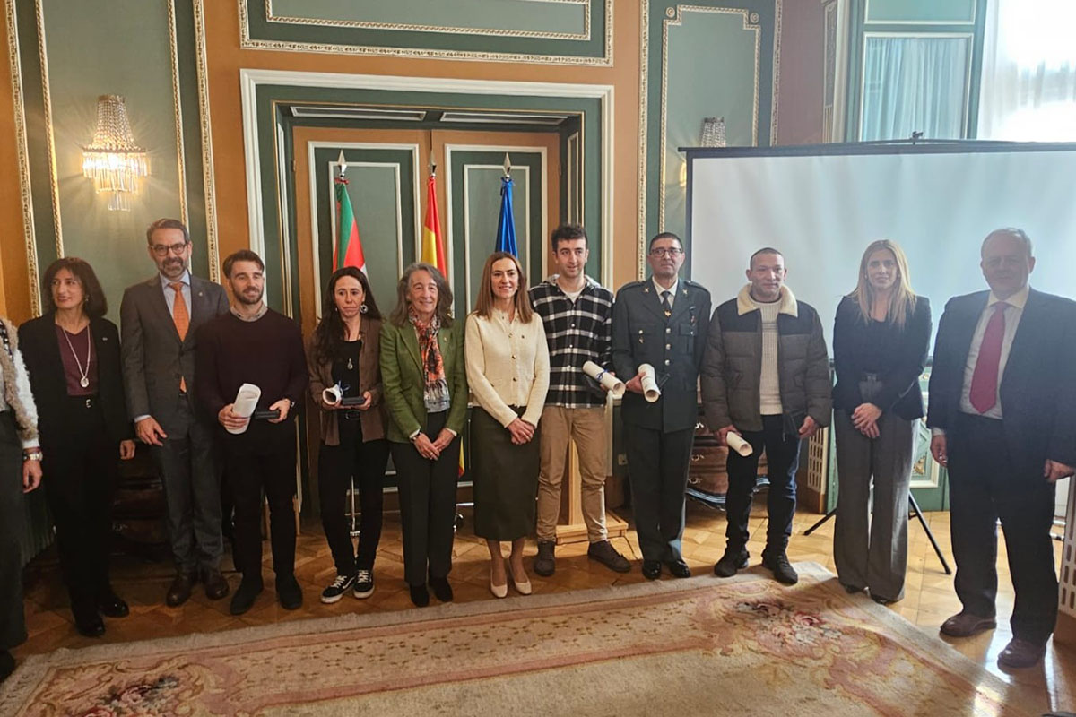 Foto de grupo con los galardonados